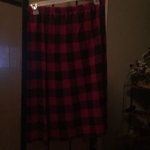 PLAID KNEE SKIRT WITH BLACK TASSELS ON THE SIDE